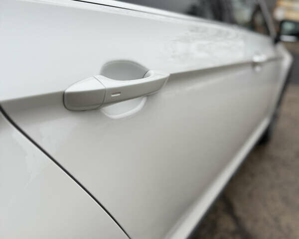 Белый Фольксваген Пассат, объемом двигателя 2 л и пробегом 169 тыс. км за 23999 $, фото 22 на Automoto.ua