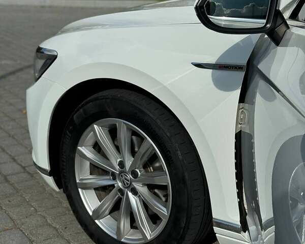 Білий Фольксваген Пассат, об'ємом двигуна 1.97 л та пробігом 230 тис. км за 17500 $, фото 13 на Automoto.ua