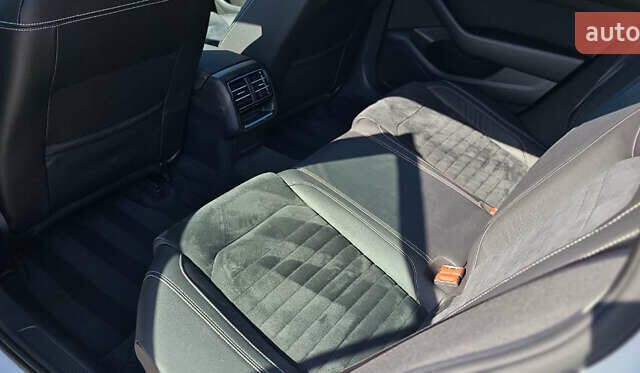 Белый Фольксваген Пассат, объемом двигателя 1.6 л и пробегом 248 тыс. км за 13600 $, фото 16 на Automoto.ua