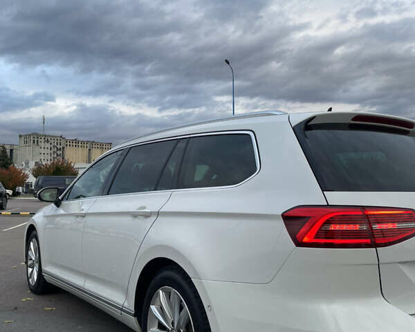 Белый Фольксваген Пассат, объемом двигателя 1.97 л и пробегом 248 тыс. км за 16200 $, фото 2 на Automoto.ua