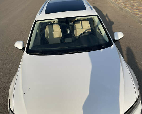 Білий Фольксваген Пассат, об'ємом двигуна 1.97 л та пробігом 123 тис. км за 18500 $, фото 12 на Automoto.ua