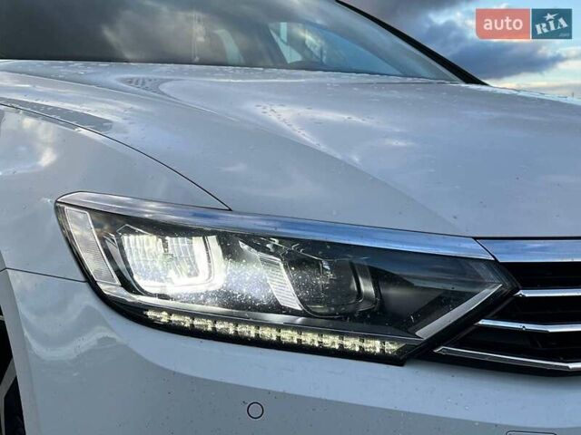 Фольксваген Пассат 2016 в Львове на Automoto.ua Белый Фольксваген Пассат, объемом двигателя 2 л и пробегом 316 тыс. км за 19480 $, фото 12 на Automoto.ua