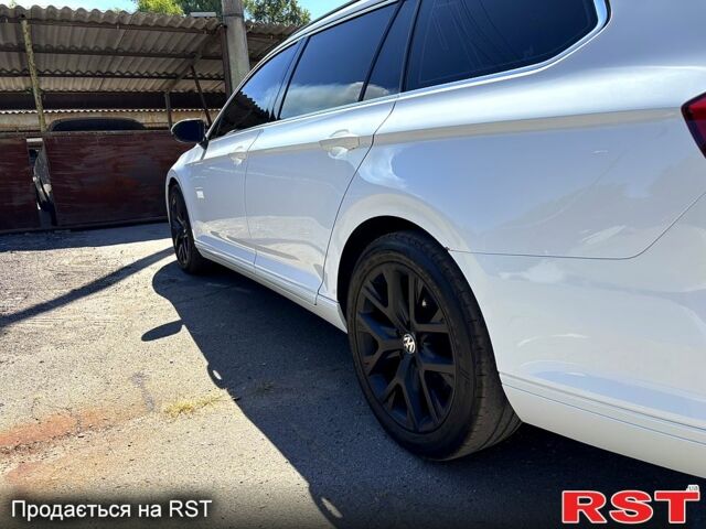 Білий Фольксваген Пассат, об'ємом двигуна 2 л та пробігом 210 тис. км за 15500 $, фото 6 на Automoto.ua