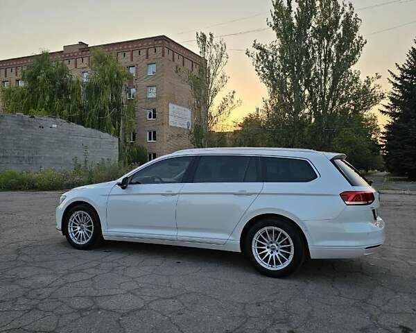 Белый Фольксваген Пассат, объемом двигателя 1.97 л и пробегом 274 тыс. км за 12900 $, фото 4 на Automoto.ua