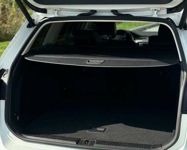 Білий Фольксваген Пассат, об'ємом двигуна 1.97 л та пробігом 230 тис. км за 17500 $, фото 14 на Automoto.ua