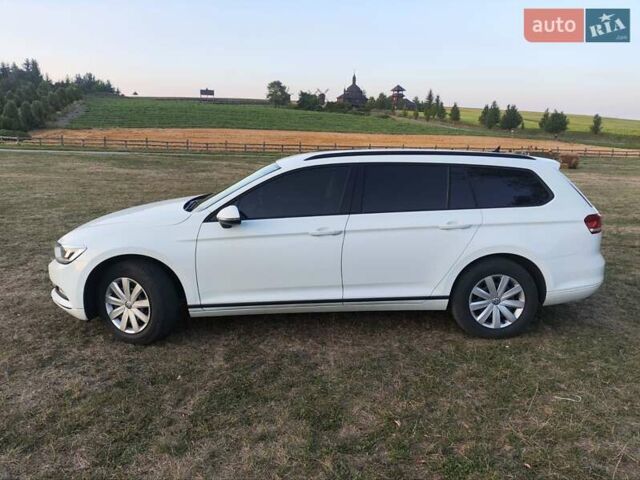 Білий Фольксваген Пассат, об'ємом двигуна 1.6 л та пробігом 298 тис. км за 13450 $, фото 5 на Automoto.ua