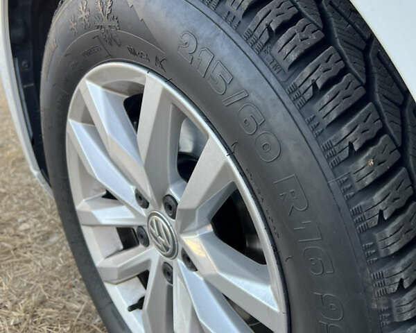 Білий Фольксваген Пассат, об'ємом двигуна 1.6 л та пробігом 236 тис. км за 14500 $, фото 13 на Automoto.ua