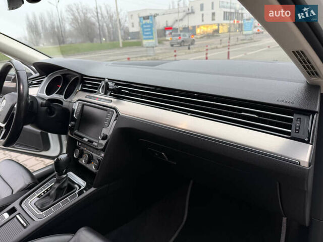 Белый Фольксваген Пассат, объемом двигателя 2 л и пробегом 300 тыс. км за 16200 $, фото 16 на Automoto.ua