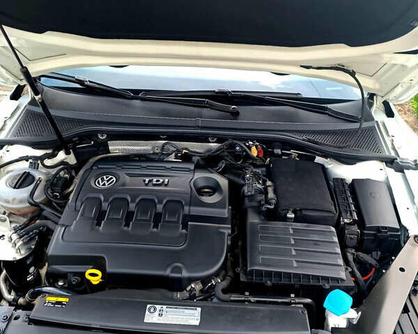 Білий Фольксваген Пассат, об'ємом двигуна 1.6 л та пробігом 207 тис. км за 13600 $, фото 8 на Automoto.ua