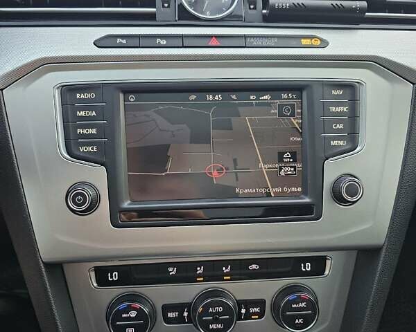 Белый Фольксваген Пассат, объемом двигателя 1.97 л и пробегом 274 тыс. км за 12900 $, фото 26 на Automoto.ua