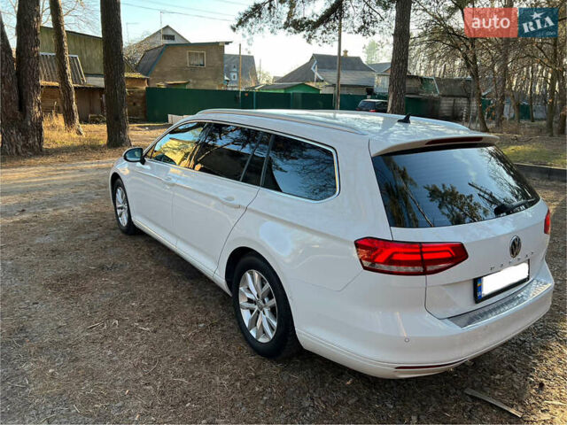 Білий Фольксваген Пассат, об'ємом двигуна 1.6 л та пробігом 236 тис. км за 14500 $, фото 2 на Automoto.ua