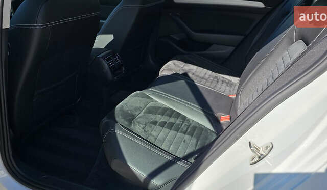 Белый Фольксваген Пассат, объемом двигателя 1.6 л и пробегом 248 тыс. км за 13600 $, фото 14 на Automoto.ua