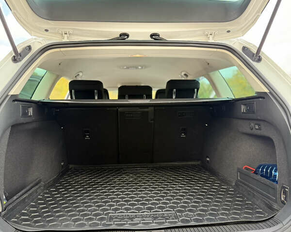 Белый Фольксваген Пассат, объемом двигателя 1.97 л и пробегом 308 тыс. км за 14999 $, фото 15 на Automoto.ua