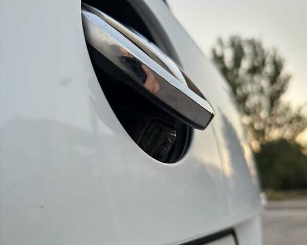 Белый Фольксваген Пассат, объемом двигателя 1.97 л и пробегом 274 тыс. км за 12900 $, фото 18 на Automoto.ua