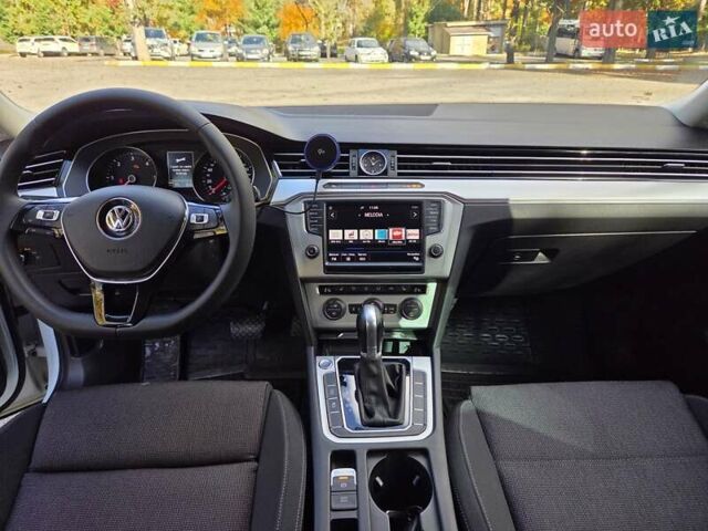 Белый Фольксваген Пассат, объемом двигателя 1.97 л и пробегом 345 тыс. км за 16900 $, фото 22 на Automoto.ua