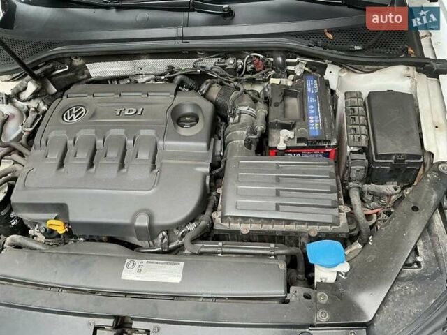 Белый Фольксваген Пассат, объемом двигателя 1.97 л и пробегом 268 тыс. км за 17000 $, фото 6 на Automoto.ua