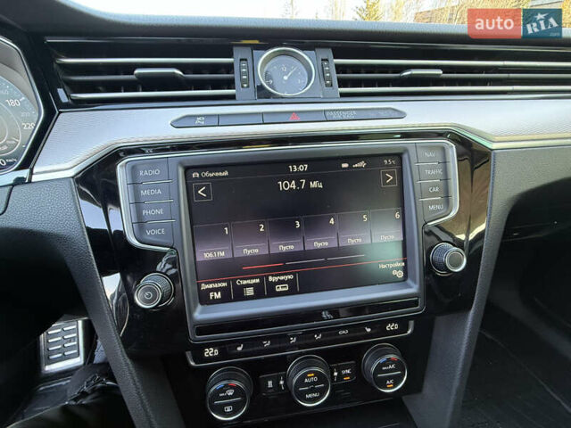 Белый Фольксваген Пассат, объемом двигателя 1.97 л и пробегом 195 тыс. км за 16999 $, фото 59 на Automoto.ua