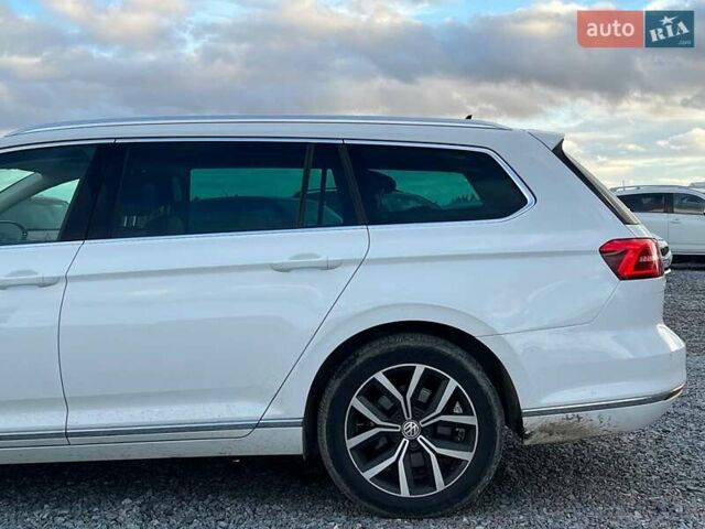 Фольксваген Пассат 2016 в Львове на Automoto.ua Белый Фольксваген Пассат, объемом двигателя 2 л и пробегом 316 тыс. км за 19480 $, фото 4 на Automoto.ua