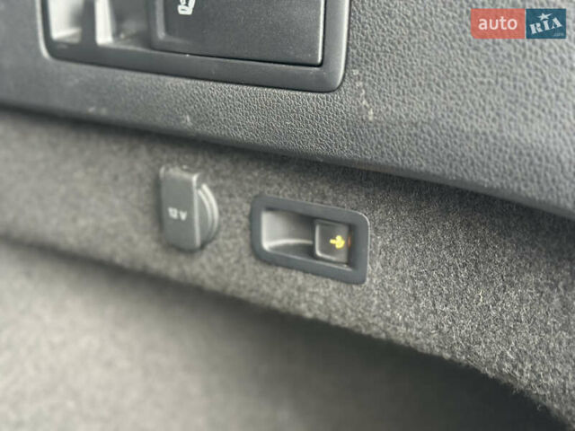 Белый Фольксваген Пассат, объемом двигателя 1.97 л и пробегом 290 тыс. км за 16666 $, фото 24 на Automoto.ua