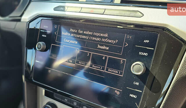 Белый Фольксваген Пассат, объемом двигателя 1.6 л и пробегом 248 тыс. км за 13600 $, фото 8 на Automoto.ua