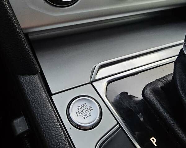 Белый Фольксваген Пассат, объемом двигателя 1.97 л и пробегом 274 тыс. км за 12900 $, фото 25 на Automoto.ua