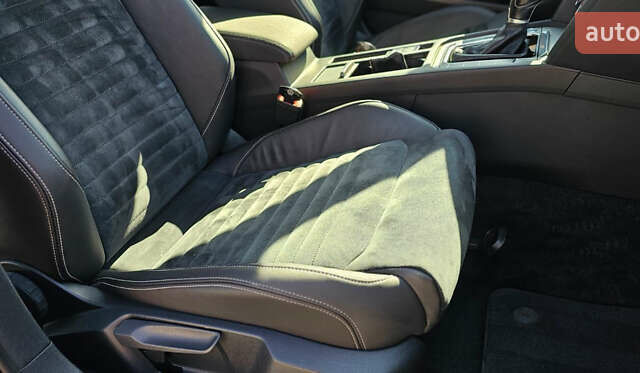 Белый Фольксваген Пассат, объемом двигателя 1.6 л и пробегом 248 тыс. км за 13600 $, фото 13 на Automoto.ua