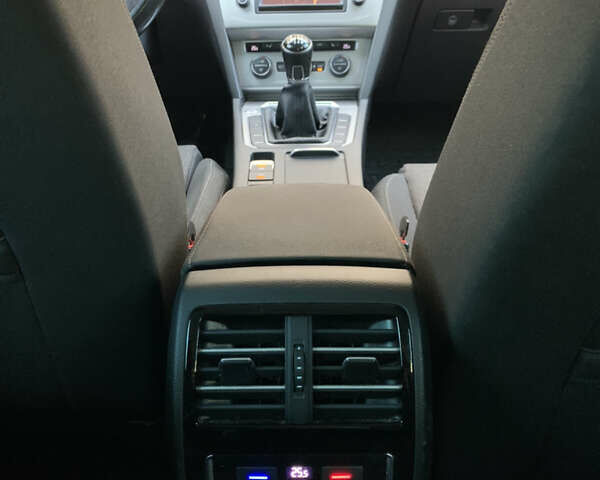 Білий Фольксваген Пассат, об'ємом двигуна 1.6 л та пробігом 214 тис. км за 14600 $, фото 12 на Automoto.ua