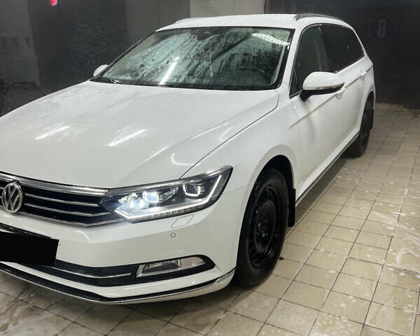 Белый Фольксваген Пассат, объемом двигателя 2 л и пробегом 330 тыс. км за 14500 $, фото 8 на Automoto.ua