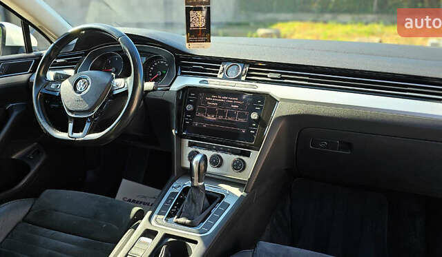 Белый Фольксваген Пассат, объемом двигателя 1.6 л и пробегом 248 тыс. км за 13600 $, фото 7 на Automoto.ua