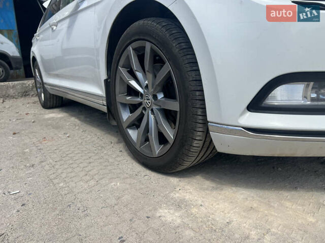 Белый Фольксваген Пассат, объемом двигателя 2 л и пробегом 330 тыс. км за 14500 $, фото 10 на Automoto.ua