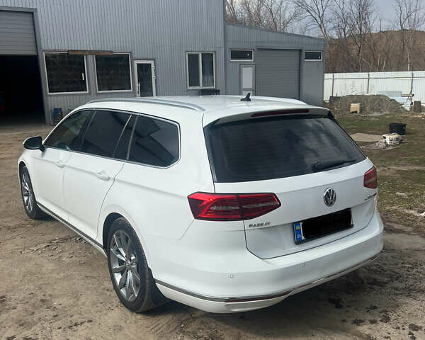 Белый Фольксваген Пассат, объемом двигателя 2 л и пробегом 330 тыс. км за 14500 $, фото 11 на Automoto.ua