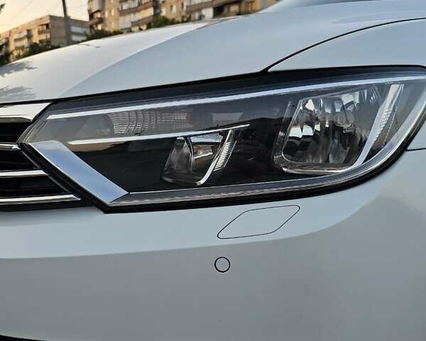 Белый Фольксваген Пассат, объемом двигателя 1.97 л и пробегом 274 тыс. км за 12900 $, фото 28 на Automoto.ua