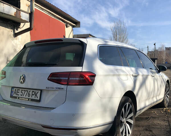 Белый Фольксваген Пассат, объемом двигателя 2 л и пробегом 250 тыс. км за 19500 $, фото 5 на Automoto.ua