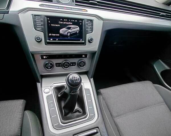 Белый Фольксваген Пассат, объемом двигателя 1.97 л и пробегом 274 тыс. км за 13200 $, фото 13 на Automoto.ua