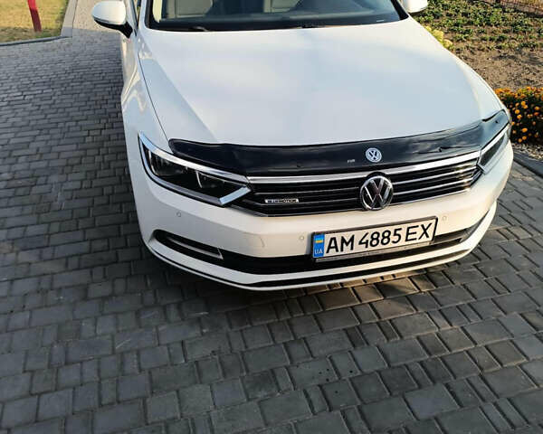 Білий Фольксваген Пассат, об'ємом двигуна 1.6 л та пробігом 207 тис. км за 13600 $, фото 9 на Automoto.ua