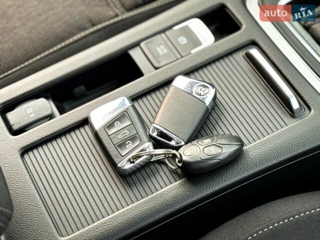 Білий Фольксваген Пассат, об'ємом двигуна 2 л та пробігом 270 тис. км за 14700 $, фото 78 на Automoto.ua