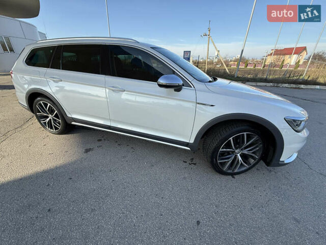 Белый Фольксваген Пассат, объемом двигателя 1.97 л и пробегом 195 тыс. км за 16999 $, фото 12 на Automoto.ua