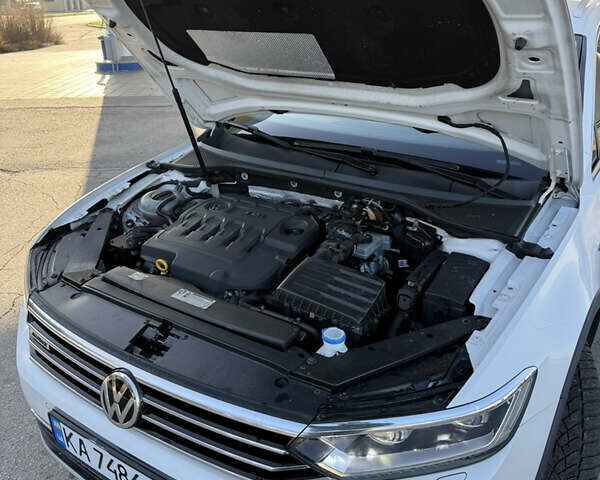 Белый Фольксваген Пассат, объемом двигателя 1.97 л и пробегом 195 тыс. км за 16999 $, фото 8 на Automoto.ua