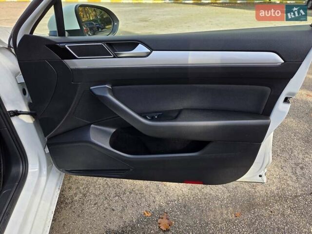 Белый Фольксваген Пассат, объемом двигателя 1.97 л и пробегом 345 тыс. км за 16900 $, фото 12 на Automoto.ua