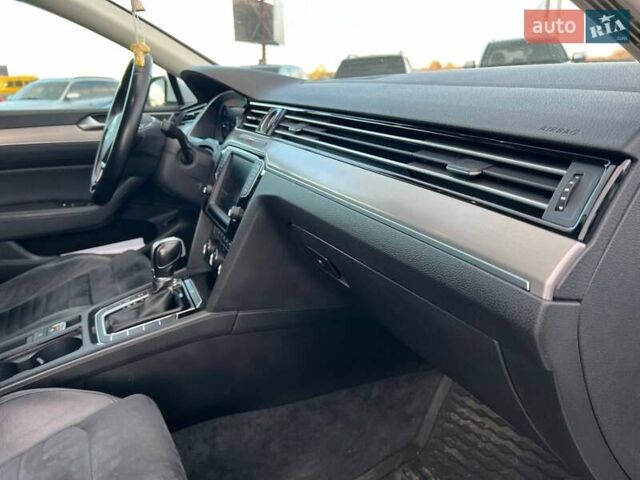 Фольксваген Пассат 2016 в Львове на Automoto.ua Белый Фольксваген Пассат, объемом двигателя 2 л и пробегом 316 тыс. км за 19480 $, фото 41 на Automoto.ua