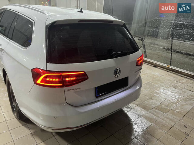 Белый Фольксваген Пассат, объемом двигателя 2 л и пробегом 330 тыс. км за 14500 $, фото 3 на Automoto.ua