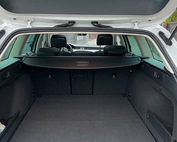 Белый Фольксваген Пассат, объемом двигателя 1.97 л и пробегом 254 тыс. км за 15500 $, фото 26 на Automoto.ua