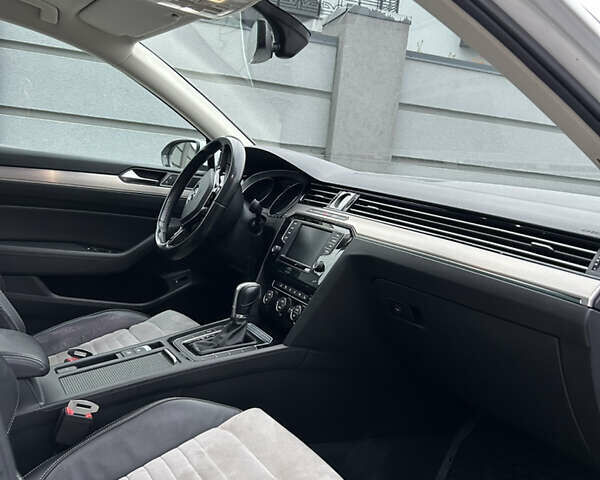 Белый Фольксваген Пассат, объемом двигателя 1.97 л и пробегом 254 тыс. км за 15500 $, фото 22 на Automoto.ua