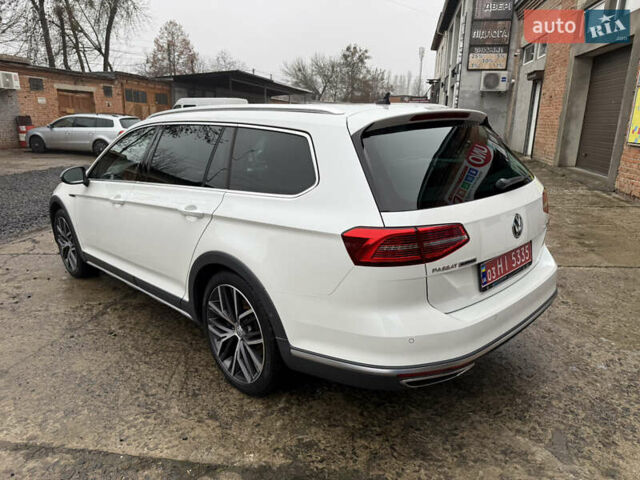 Белый Фольксваген Пассат, объемом двигателя 2 л и пробегом 169 тыс. км за 23999 $, фото 10 на Automoto.ua