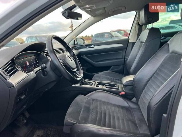 Фольксваген Пассат 2016 в Львове на Automoto.ua Белый Фольксваген Пассат, объемом двигателя 2 л и пробегом 316 тыс. км за 19480 $, фото 39 на Automoto.ua
