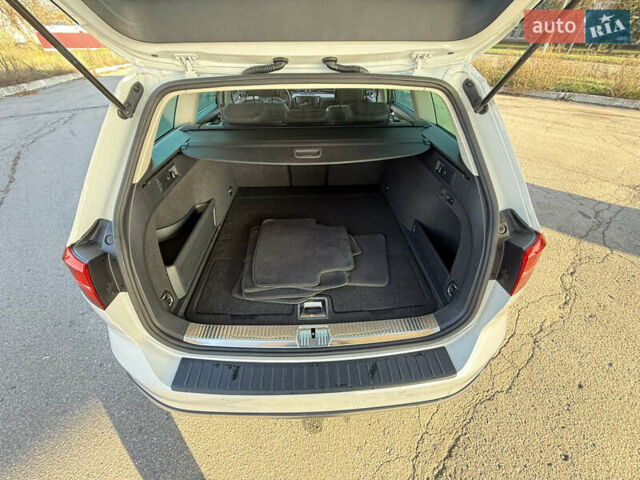 Белый Фольксваген Пассат, объемом двигателя 1.97 л и пробегом 195 тыс. км за 16999 $, фото 67 на Automoto.ua