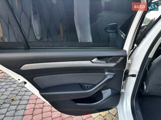 Білий Фольксваген Пассат, об'ємом двигуна 2 л та пробігом 336 тис. км за 14800 $, фото 35 на Automoto.ua