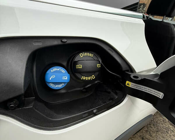 Белый Фольксваген Пассат, объемом двигателя 2 л и пробегом 169 тыс. км за 23999 $, фото 57 на Automoto.ua