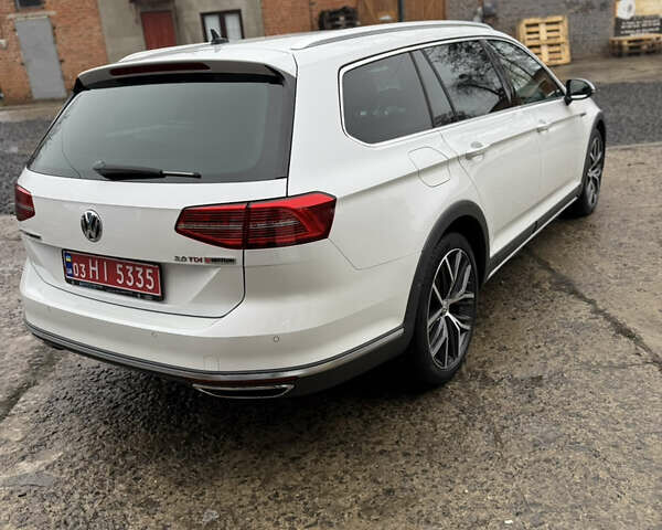 Белый Фольксваген Пассат, объемом двигателя 2 л и пробегом 169 тыс. км за 23999 $, фото 15 на Automoto.ua