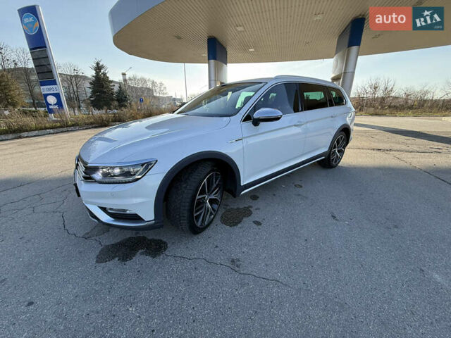 Белый Фольксваген Пассат, объемом двигателя 1.97 л и пробегом 195 тыс. км за 16999 $, фото 5 на Automoto.ua